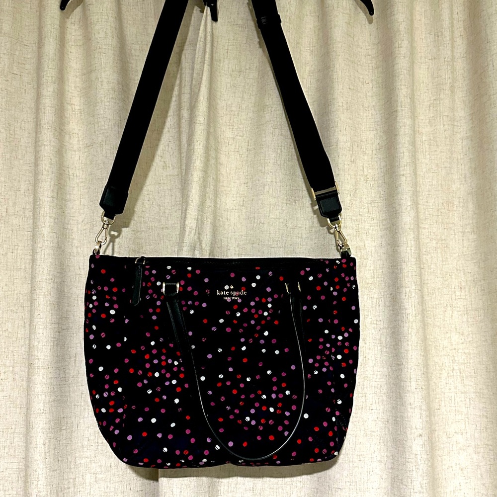 Kate Spade fabric purse. Hardly used. Excellent condition.